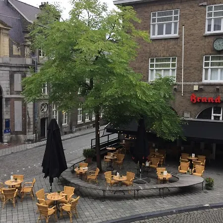 De Stadswal 4*