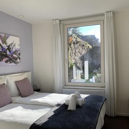Bed & Breakfast De Stadswal 2*